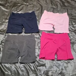 4pack NWOT Workout Booty Scrunch Shorts